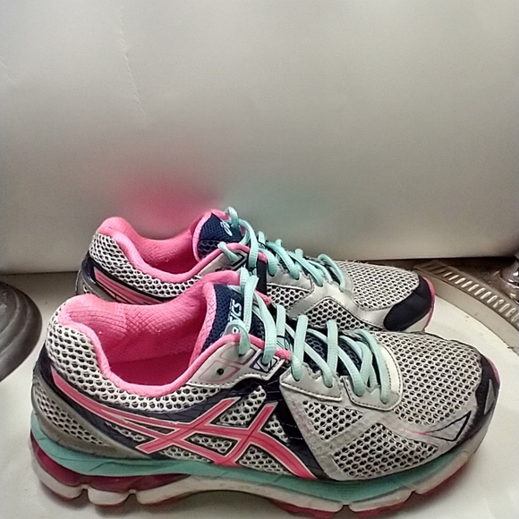 Asics Shoes - Asics GT-2000 Running Shoes Women's sz 9.5D
